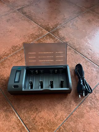 Cargador de pilas 4 compartimentos