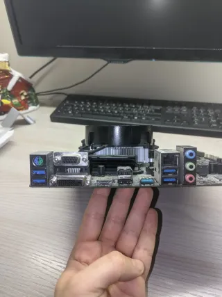 Scheda Madre ASUS Gaming + RYZEN 5 + 24GB 3200Mhz