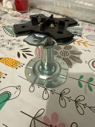 Soporte plots suelo técnico ajustable