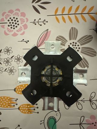 Soporte plots suelo técnico ajustable