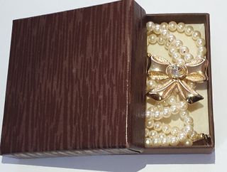 Collana di perle vetro bianche a doppio filo