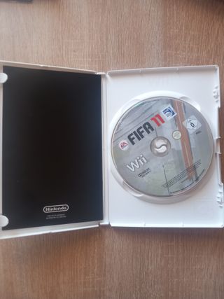 Wii New Super Mario Bros. + FIFA 11