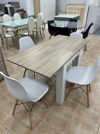 Mesa extensible madera + 4 sillas pequeña