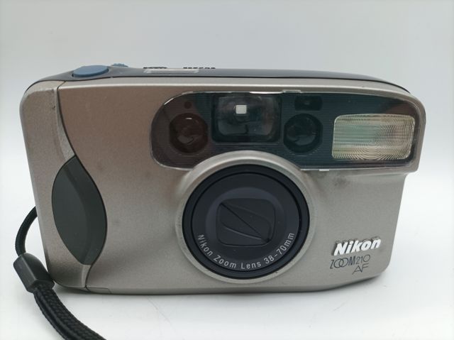 Cámara Analógica Nikon Zoom 210 AF Negra/Gris