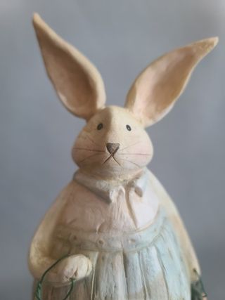 Figura Conejo Granjero Pintada a Mano