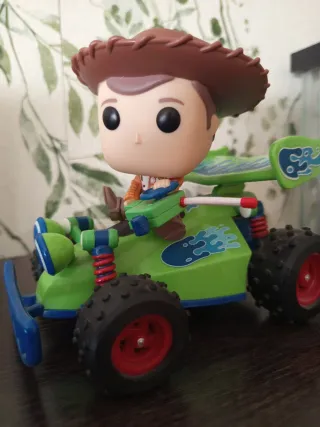 Funko Pop Toy Story Woody en Coche RC