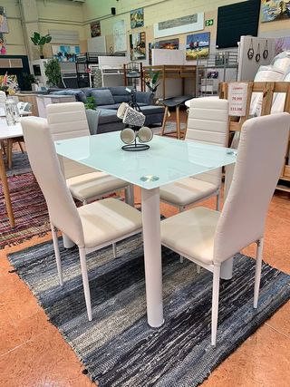 Mesa Comedor Cristal + 4 Sillas - Nuevo de paquete