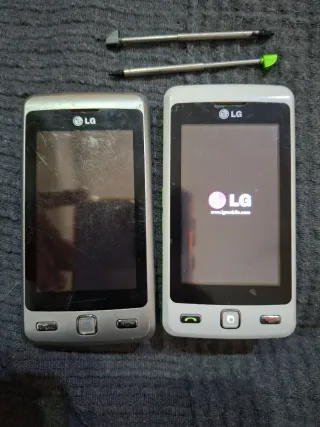 2 Móviles LG KP501 Plata y Blanco + Stylus