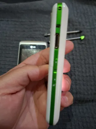 2 Móviles LG KP501 Plata y Blanco + Stylus