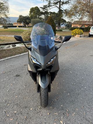 YAMAHA T-MAX 560 2025