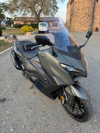 YAMAHA T-MAX 560 2025
