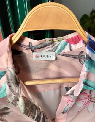 Blusa Guess floral -Nueva-