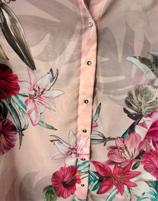 Blusa Guess floral -Nueva-