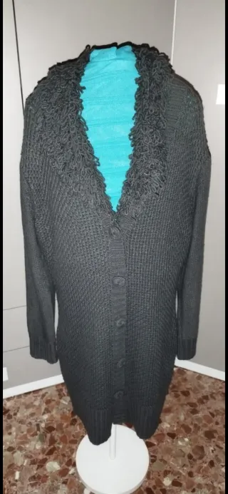 Abrigo de punto gris largo