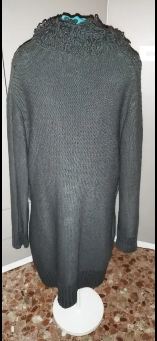Abrigo de punto gris largo