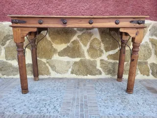 Mesa de entrada rústica