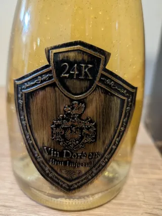 Vin Doré 24K con láminas de oro y caja