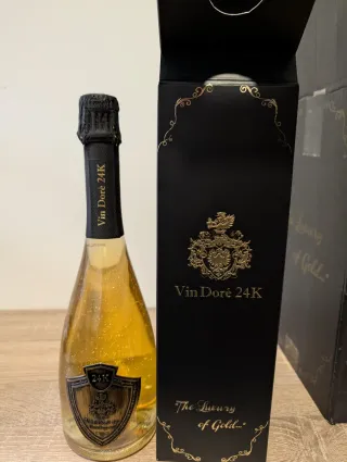 Vin Doré 24K con láminas de oro y caja