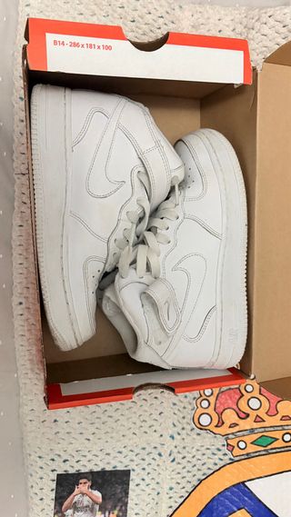 Nike Air Force 1 MID Talla 35.5 Blancas