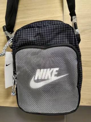Bolso bandolera Nike negro y gris