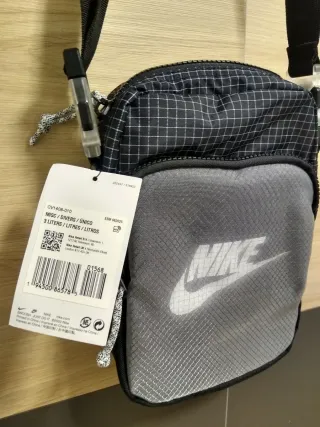 Bolso bandolera Nike negro y gris