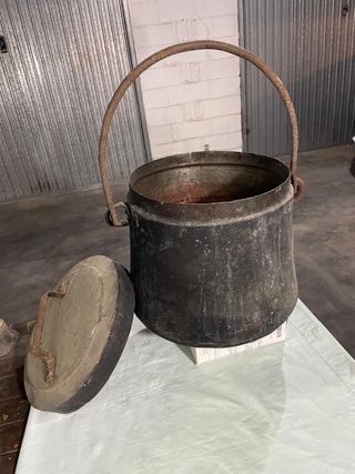 Pentola in rame con coperchio