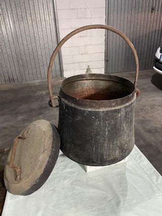 Pentola in rame con coperchio