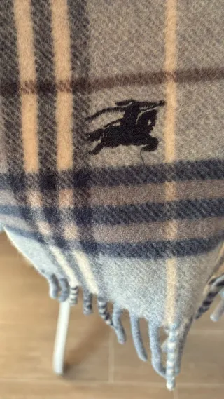 Bufanda Burberry Clásica Cuadros Beige Gris