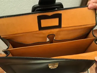 Maletín de piel negro