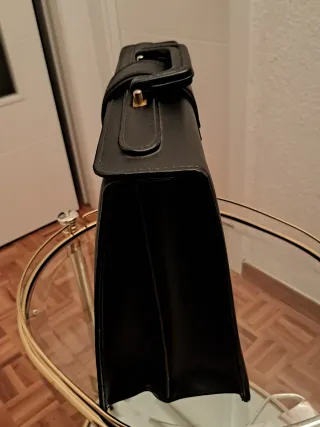 Maletín de piel negro