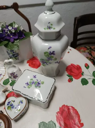Conjunto porcelana violetas