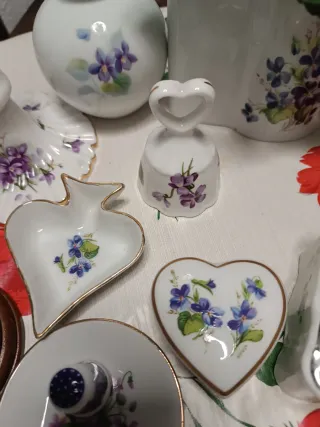 Conjunto porcelana violetas