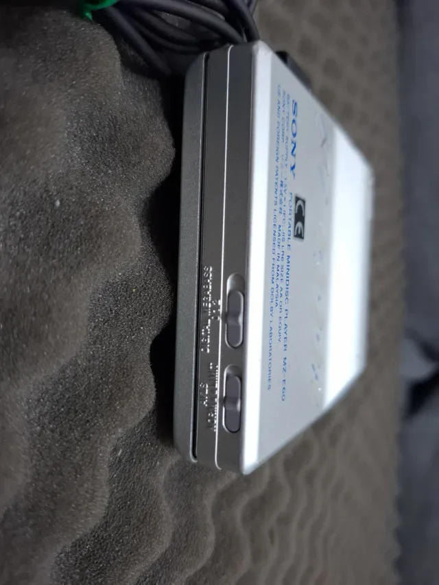 Sony MZ-E60 Walkman MD Digital Mega Bass