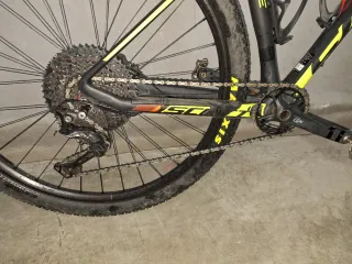 Bicicleta Scott Scale 930 Carbono