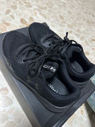 Zapatillas Under Armour Negras