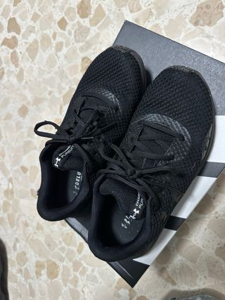 Zapatillas Under Armour Negras