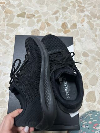 Zapatillas Under Armour Negras