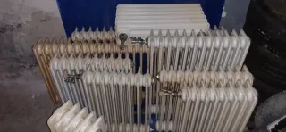 Radiadores de metal blancos