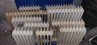 Radiadores de metal blancos