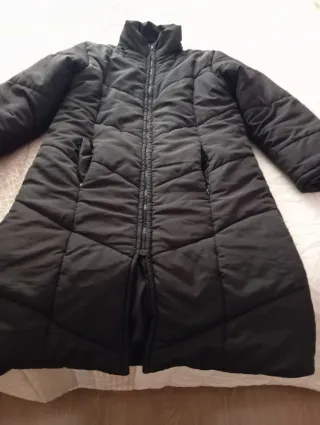 Abrigo acolchado negro mujer