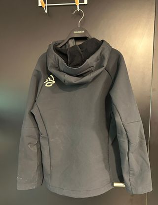 Chaqueta Ternua gris y verde