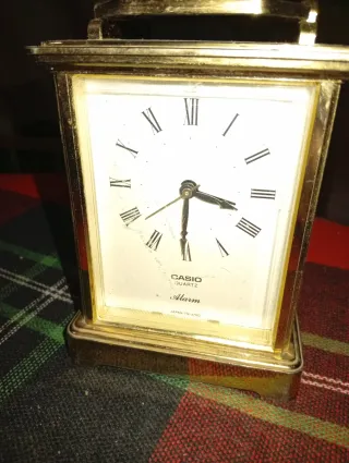 Reloj Casio Quartz Dorado