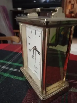 Reloj Casio Quartz Dorado