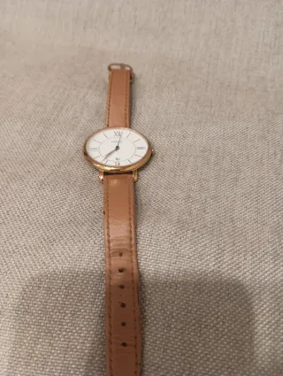 Reloj Fossil Correa Marrón y Detalles Dorados