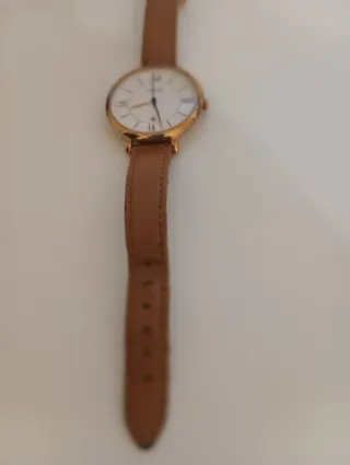 Reloj Fossil Correa Marrón y Detalles Dorados