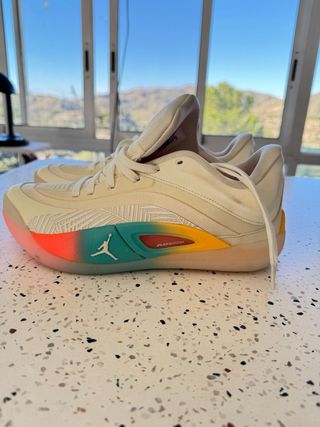 Zapatillas Jordan Zion 4 Beige Multicolor