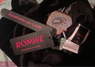 Top Corazón con Puñales Bordado