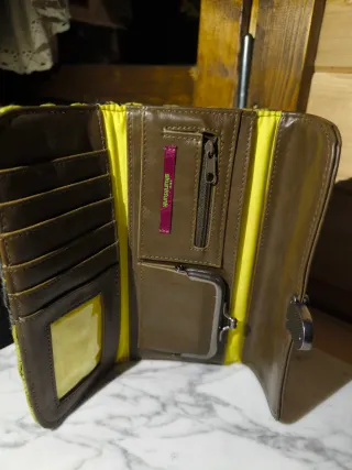 Lote de carteras de piel