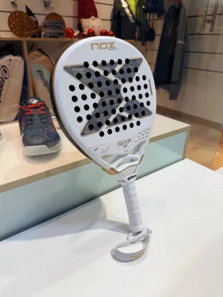 Pala de pádel Nox AT10 Luxury Genius 12k Alum