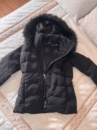 Abrigo Salsa Negro Plumas Doble Cierre